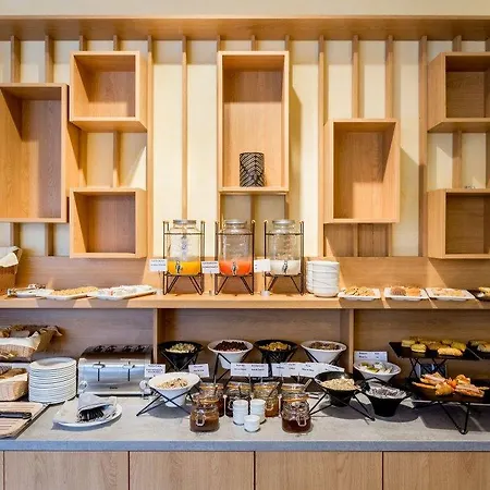 Athina Бухарест