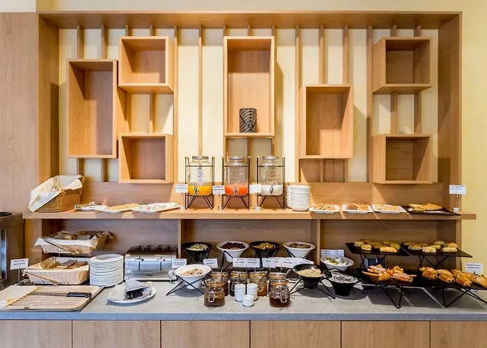 أثينا سويتس بوخارست