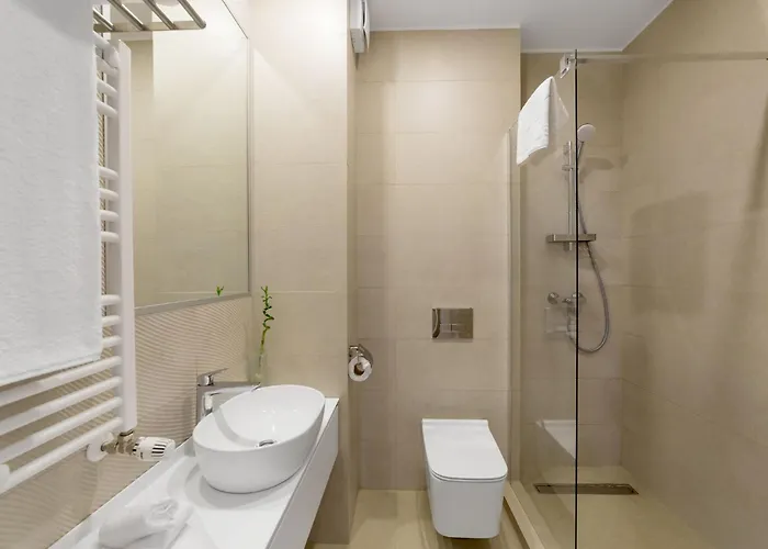 Athina 4*