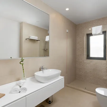 Athina 4* Bucareste