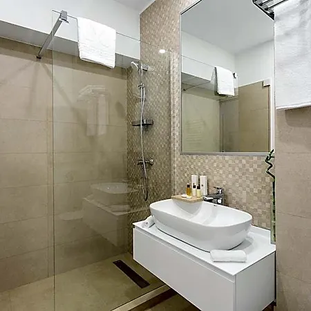 Athina 4* Bucharest