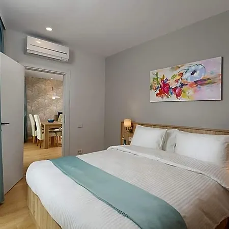 Athina 4*