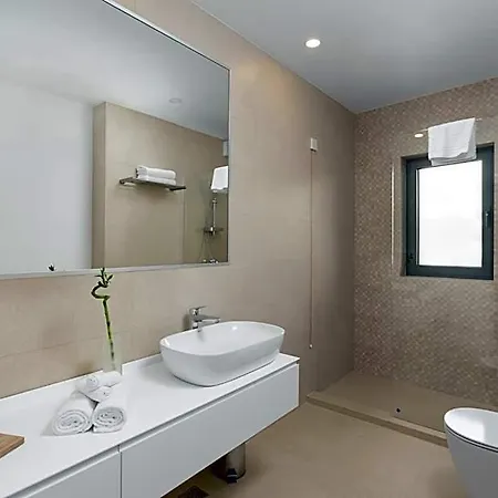 Athina 4* Bucharest