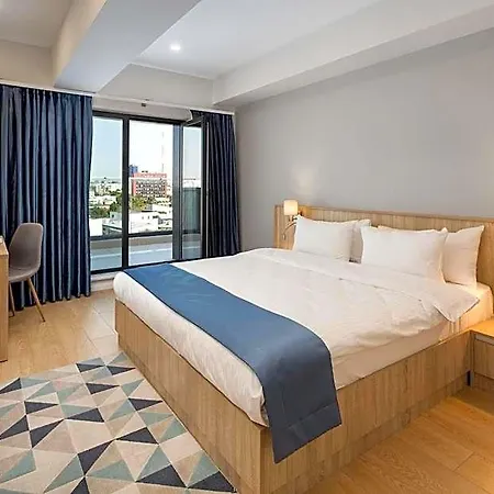Athina 4*