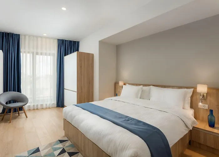 Athina Hotel 4*