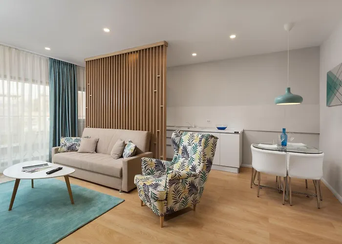 Athina Hotel 4*
