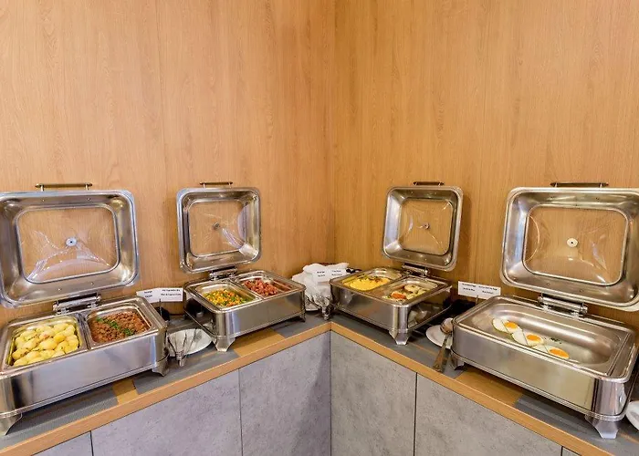 Athina Hotel 4*